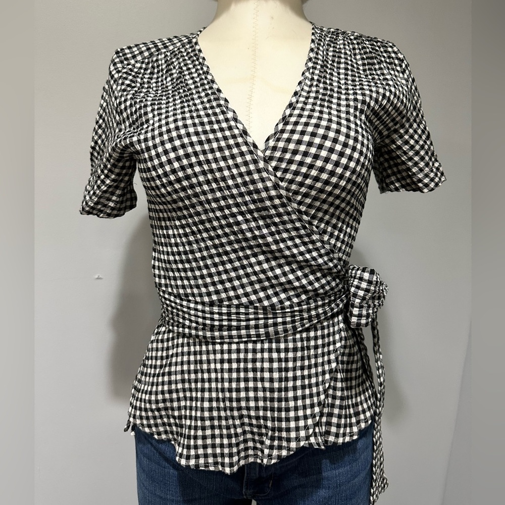 Max Studio size M checkered blouse